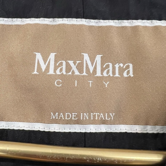 Max Mara Women's Mid-Length Quilted Vest with Pockets and Snap Fasteners Sz8 - Picture 6 of 12